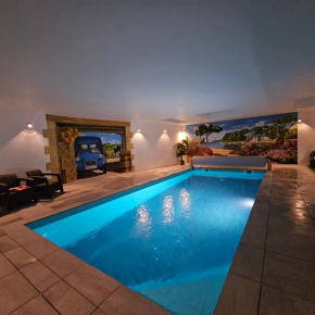 Gîte à la campagne avec piscine intérieure